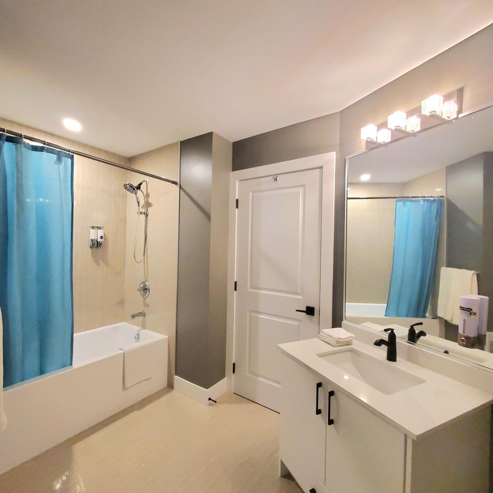 Mountain Retreat 3 Bedroom Garden House Near Heritage Park, Coliseum , Hwy 1, Fishing, Cultus Lake Chilliwack Exteriör bild