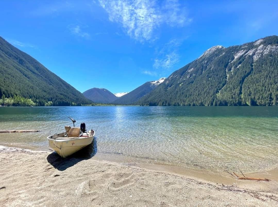 Mountain Retreat 3 Bedroom Garden House Near Heritage Park, Coliseum , Hwy 1, Fishing, Cultus Lake Chilliwack Rum bild