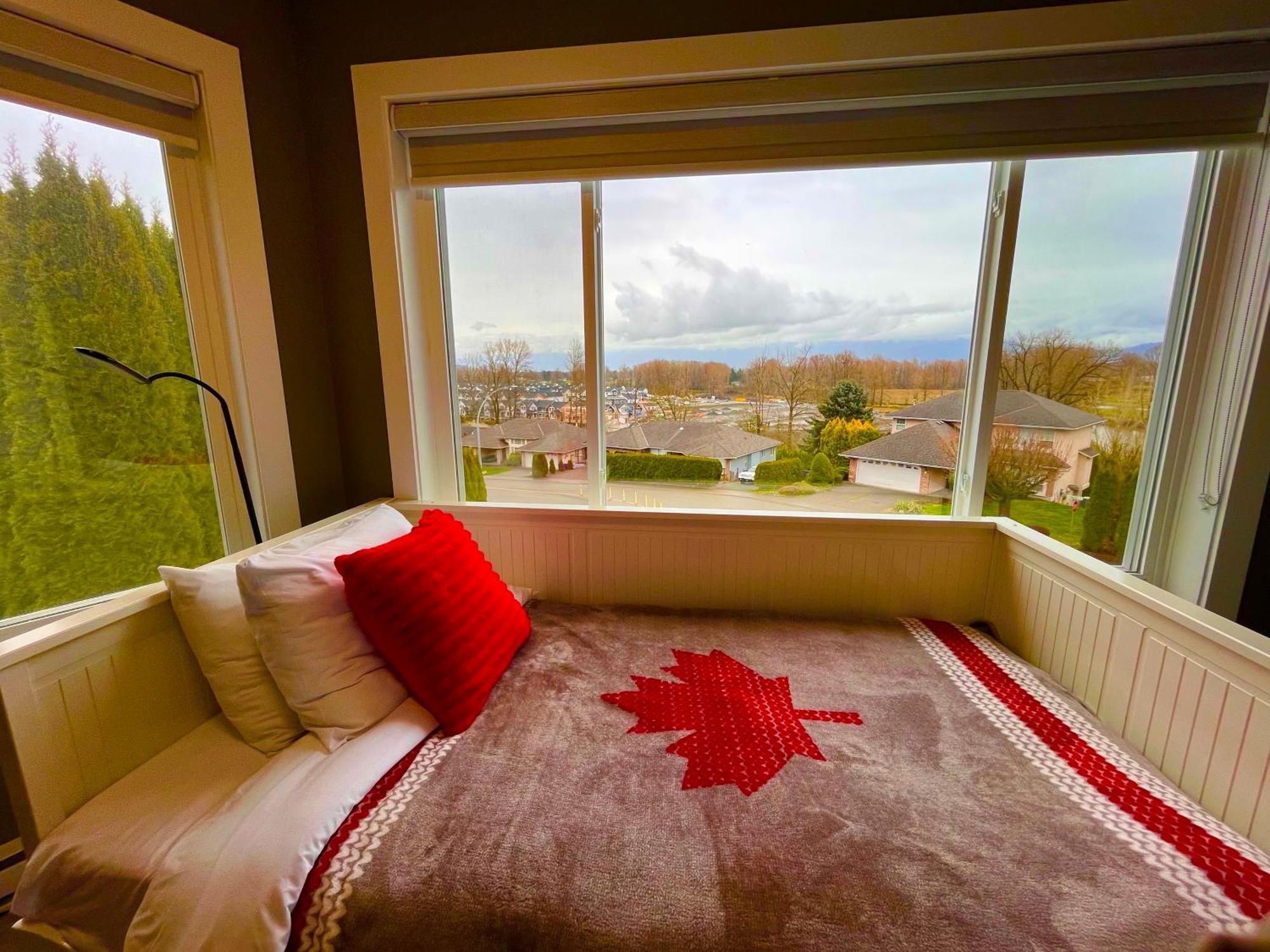Mountain Retreat 3 Bedroom Garden House Near Heritage Park, Coliseum , Hwy 1, Fishing, Cultus Lake Chilliwack Exteriör bild